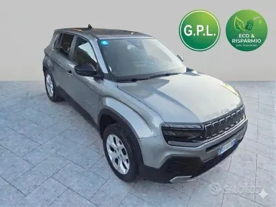 Usata Jeep Avenger Altitude 101 CV (74 kW) 2024 Gray SUV