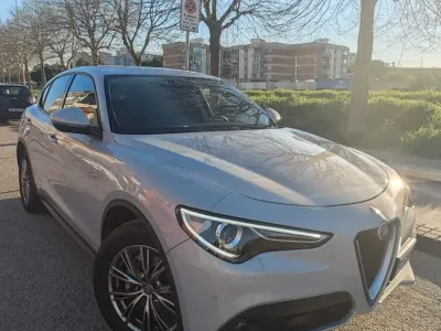 Usata Alfa Romeo Stelvio 160 CV (117 kW) 2021 Argento SUV