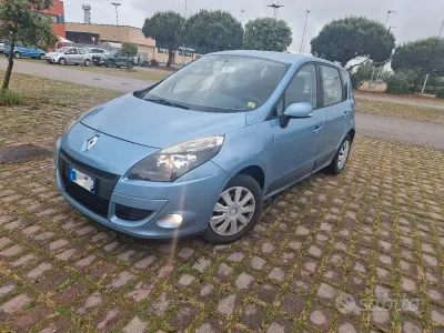 Usata Renault Scenic E-Tech 100 CV (73 kW) 2010 Blu Monovolume