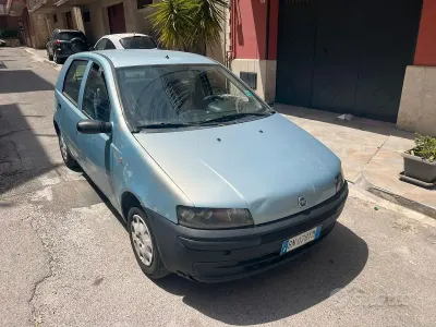 Usata Fiat Punto 60 CV (44 kW) 2001 Blu Utilitaria