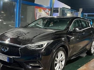 Usata Infiniti Q30 109 CV (80 kW) 2018 Nero Utilitaria