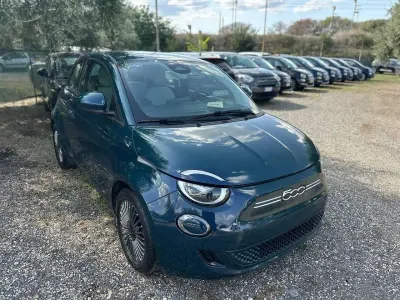 Usata Fiat 500e Icon 42 kW (58 CV) 2021 Blu Berlina