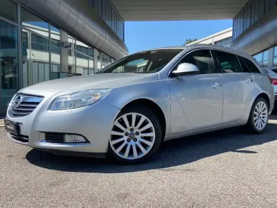 Usata Opel Insignia Cosmo 131 CV (96 kW) 2010 Grigio Station wagon