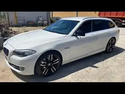 Usata BMW 530 258 CV (189 kW) 2011 Bianco Station wagon