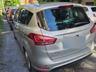 Begagnad Ford B-MAX