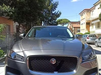 Usata Jaguar F-Pace Portfolio 180 CV (132 kW) 2016 Grigio SUV