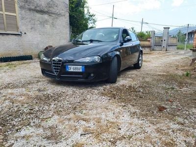 Usata Alfa Romeo 147 Distinctive 120 CV (88 kW) 2006 Nero Utilitaria