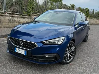 Usata Seat Leon 150 CV (110 kW) 2020 Blu Berlina