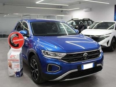 Usata VW T-Roc Life 110 CV (80 kW) 2022 Blu SUV