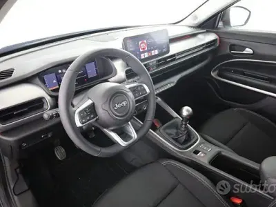 Begagnad Jeep Avenger Summit 101 HK (74 kW) 2025 Granite SUV