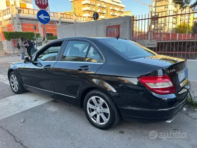 Usata Mercedes C220 170 CV (125 kW) 2009 Nero Berlina