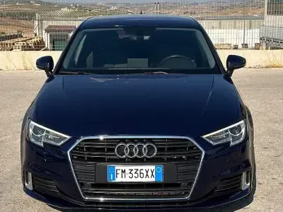 Usata Audi A3 Sport 116 CV (85 kW) 2018 Bluazzurro Berlina