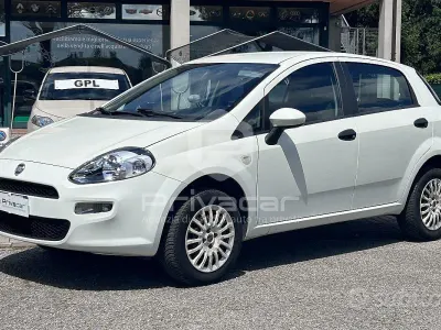Usata Fiat Grande Punto 77 CV (56 kW) 2013 Bianco Utilitaria