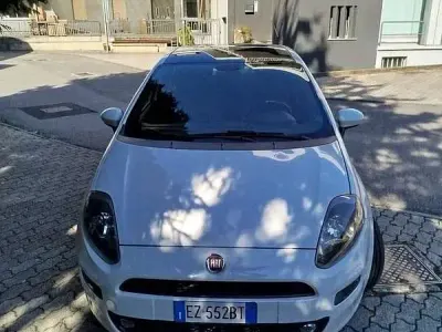 Usata Fiat Grande Punto 75 CV (55 kW) 2010 Utilitaria