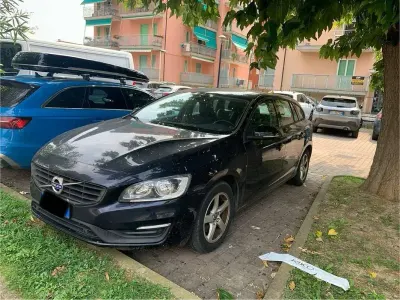 Occasion Volvo V60 Kinetic 150 ch (110 kW) 2018 Bleue Break