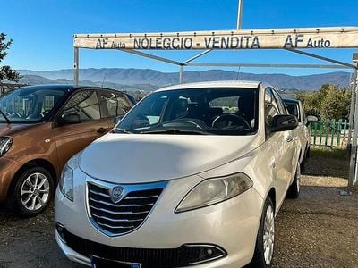 Usata Lancia Ypsilon 95 CV (69 kW) 2012 Bianco Utilitaria