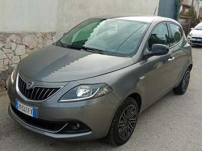 Usata Lancia Ypsilon Gold 69 CV (50 kW) 2023 Grigio Utilitaria