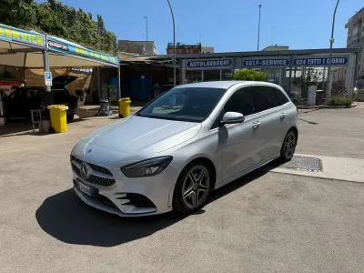 Usata Mercedes B180 Premium 116 CV (85 kW) 2019 Argento Monovolume