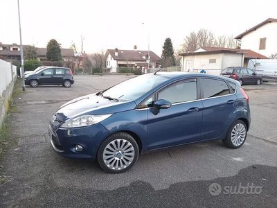Usata Ford Fiesta Titanium 80 CV (58 kW) 2009 Blu Utilitaria