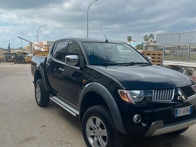 Usata Mitsubishi L200 136 CV (100 kW) 2023 Nero Pick-up