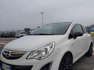 Usata Opel Corsa 101 CV (74 kW) 2012 Bianco Utilitaria