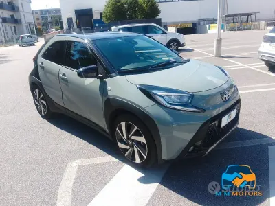 Usata Toyota Aygo X Lounge 72 CV (52 kW) 2025 Verde SUV