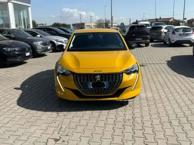 Usata Peugeot 208 Active 75 CV (55 kW) 2023 Giallo Utilitaria