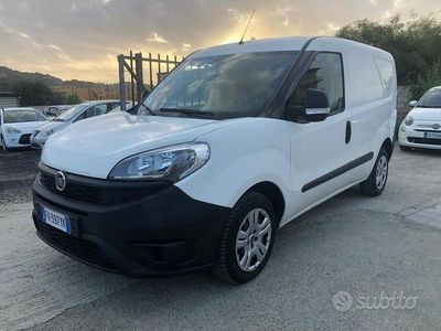 Usata Fiat Doblò 95 CV (69 kW) 2017 Bianco Monovolume