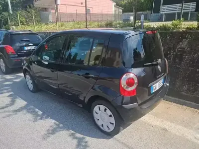 Usata Renault Modus 68 CV (50 kW) 2007 Nero Monovolume