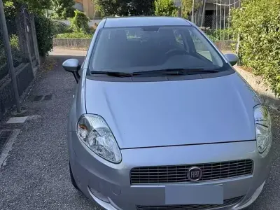 Usata Fiat Grande Punto 77 CV (56 kW) 2009 Grigio Utilitaria
