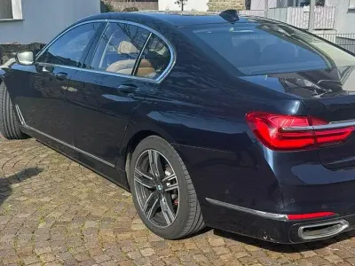 Usata BMW 750 M Performance 450 CV (330 kW) 2018 Berlina