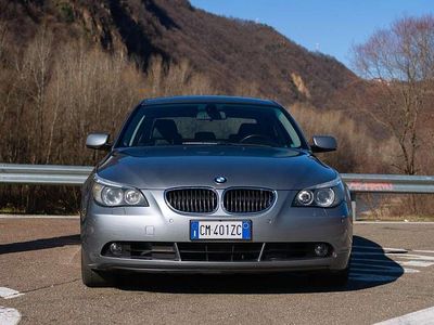 Usata BMW 545 Efficient Dynamics 333 CV (244 kW) 2004 Argento Berlina