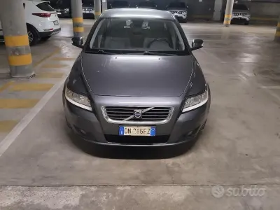 Usata Volvo V50 Momentum 136 CV (100 kW) 2008 Grigio Station wagon