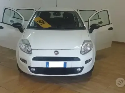 Usata Fiat Grande Punto 69 CV (50 kW) 2017 Bianco Utilitaria