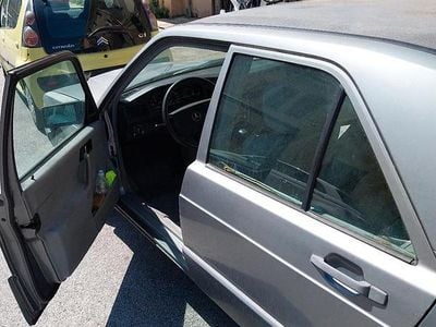 Usata Mercedes 190 1989 Grigio Berlina