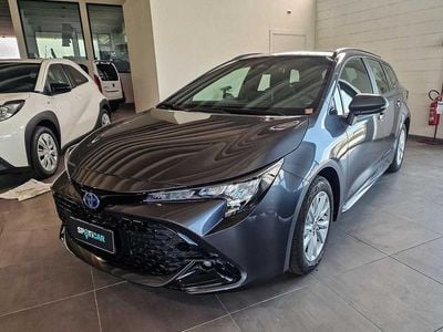 Nuova Toyota Corolla Active 140 CV (102 kW) 2025 Grigio Station wagon