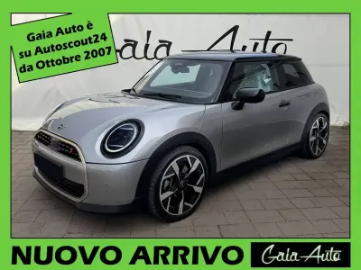 Usata Mini Cooper S Favoured 204 CV (150 kW) 2025 Argento Utilitaria