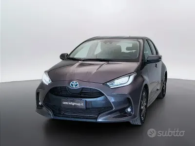 Usata Toyota Yaris Hybrid Trend 92 CV (67 kW) 2022 Grigio Berlina