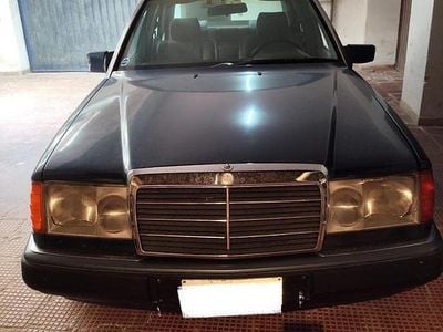 Occasion Mercedes E200 1992 Bleue Berline