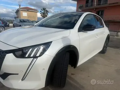 Gebraucht Peugeot 208 GT 101 PS (74 kW) 2020 Weiß Kleinwagen