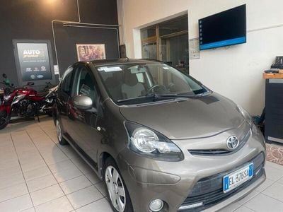 Usata Toyota Aygo 68 CV (50 kW) 2012 Grigio Utilitaria