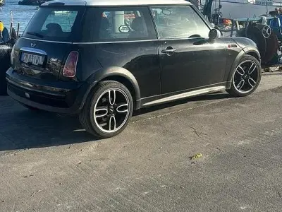 Usata Mini Cooper 88 CV (64 kW) 2005 Nero Utilitaria