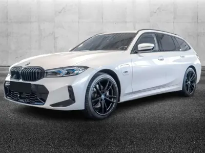 Usata BMW 330e M Sport 292 CV (214 kW) 2023 Bianco Station wagon