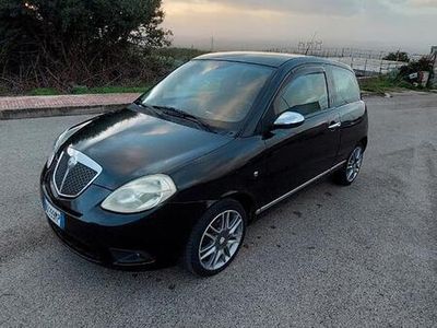 Usata Lancia Ypsilon 90 CV (66 kW) 2006 Nero Utilitaria