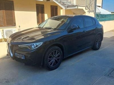Begagnad Alfa Romeo Stelvio Super 209 HK (153 kW) 2019 Svart SUV