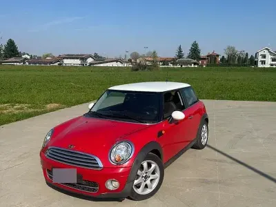 Usata Mini Cooper D 109 CV (80 kW) 2008 Rosso Utilitaria