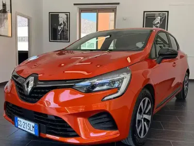 Brugt Renault Clio V SE 66 HK (48 kW) 2023 Orange Sedan