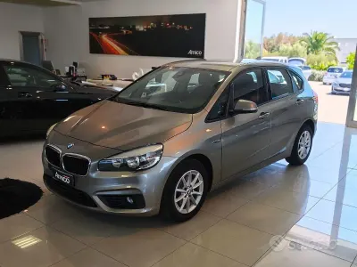 Usata BMW 218 Sport Line 150 CV (110 kW) 2016 Grigio chiaro Monovolume