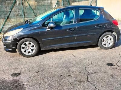 Usata 2010 Peugeot 208 Utilitaria | 1690 €