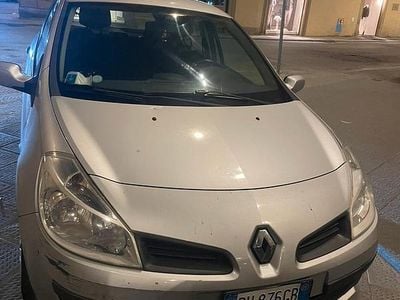Usata Renault Clio II 58 CV (42 kW) 2009 Grigio Utilitaria